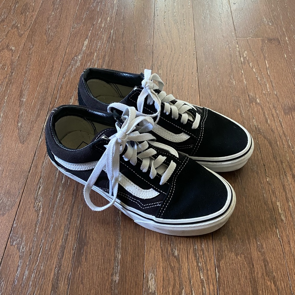 Vans Old Skool Sneaker Size 5.5 Womens